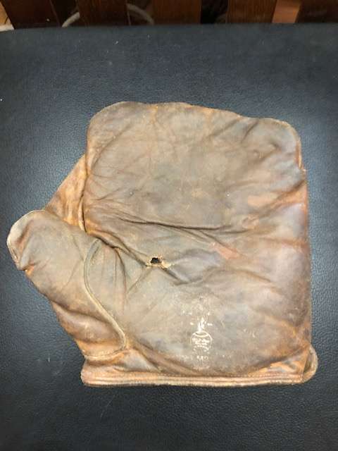 c. 1910's Wright & Ditson Fielders Mitt Front